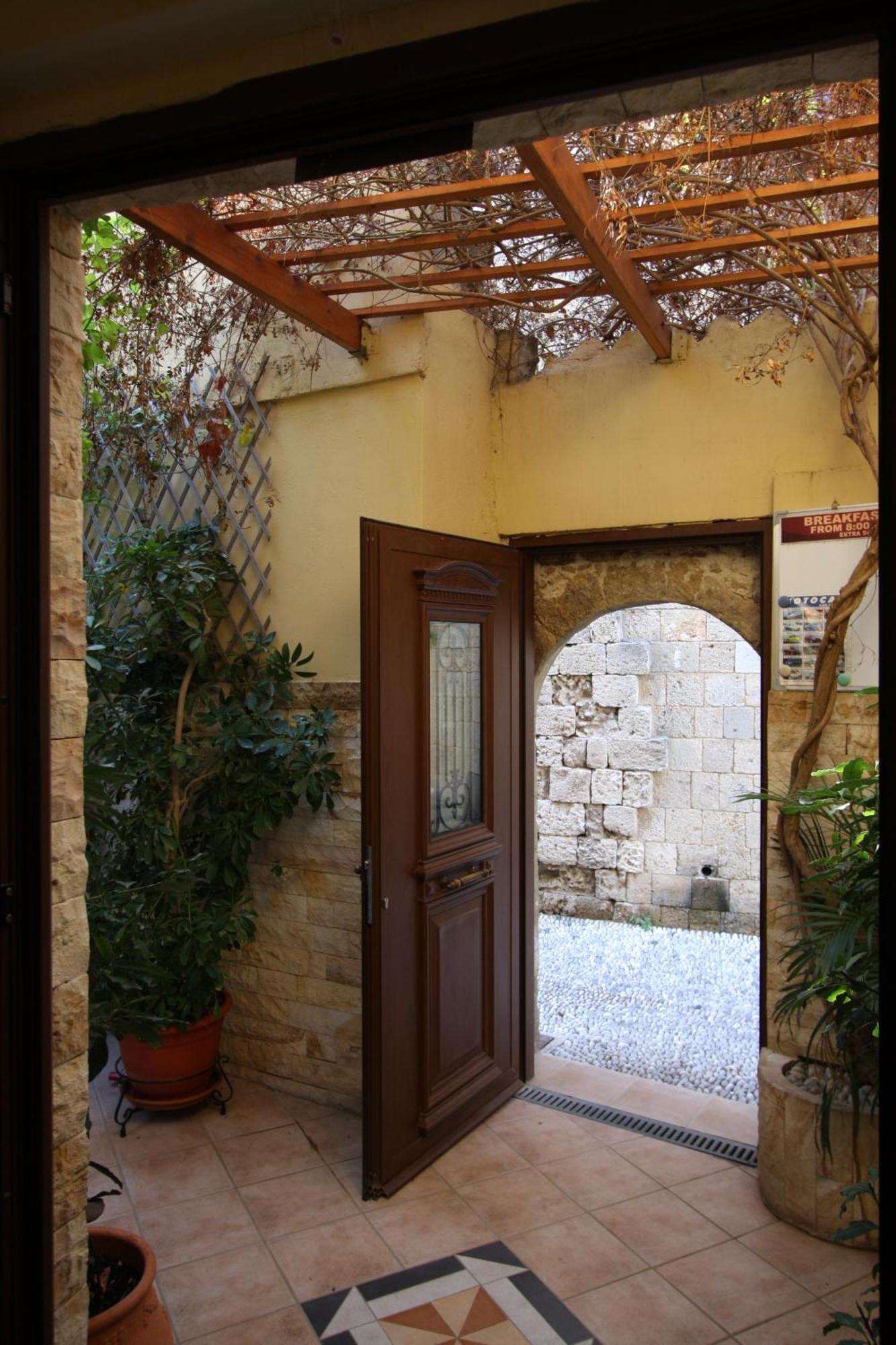 Sofia Pension Rhodes City エクステリア 写真