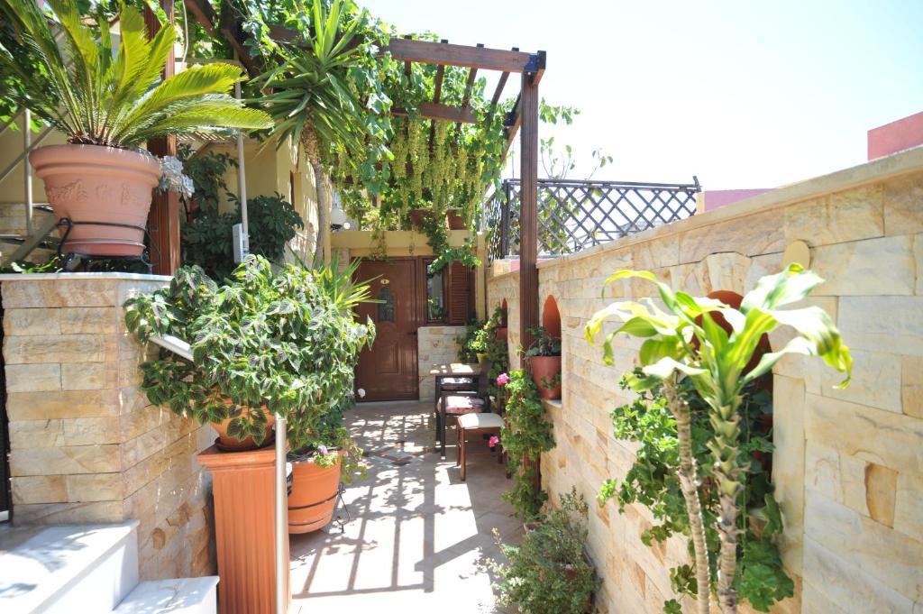Sofia Pension Rhodes City エクステリア 写真